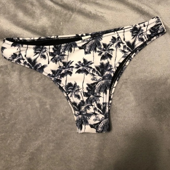 Bikini Set - Picture 4 of 4